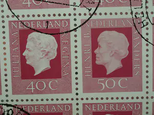 Har Sanders - Ingelijste zeefdruk, Een vreemde postzegel – 1979 – Lijst, 51 x 71 cm kopen? Bied vanaf 40!