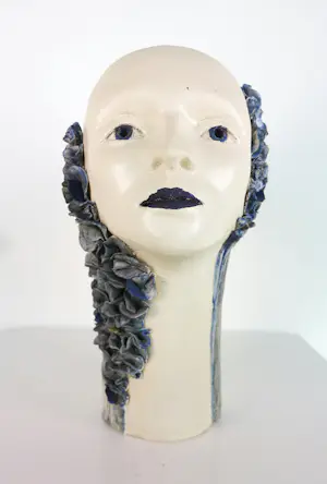 Ida De Roy - Set van twee sculpturen van keramiek, Hoofden kopen? Bied vanaf 200!