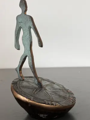 Desiree Tonnaer - Mens op zonnewijzer kopen? Bied vanaf 129!