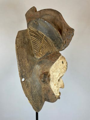 Punu - African female PASSPORT mask from the Punu - Gabon. kopen? Bied vanaf 25!