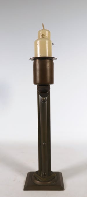 Nieuwe Kunst - 2 koperen Art Deco kandelaars kopen? Bied vanaf 35!