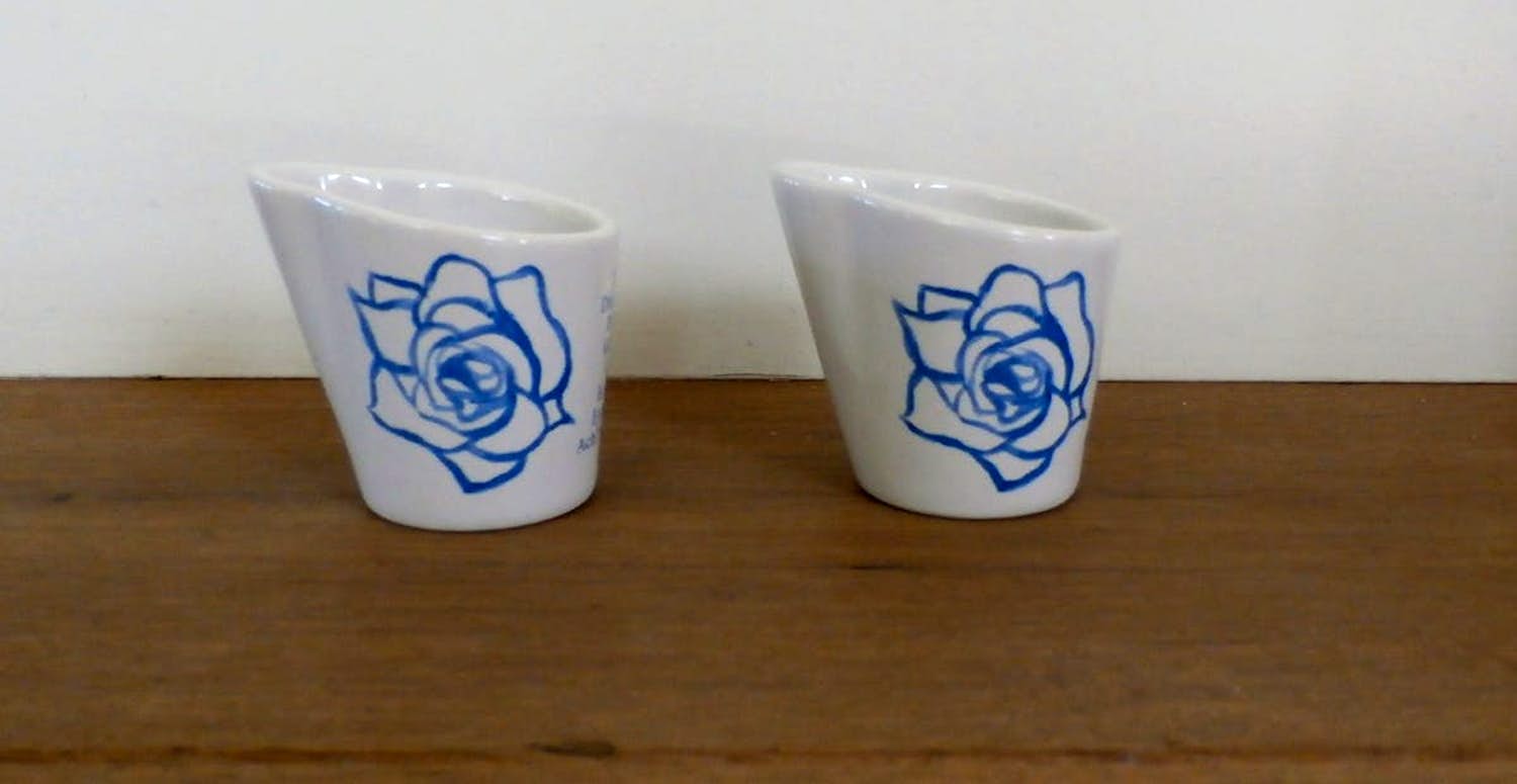 Casper Faassen - keramiek: 2 eierdopjes - kunstweek 2008 kopen? Bied vanaf 25!