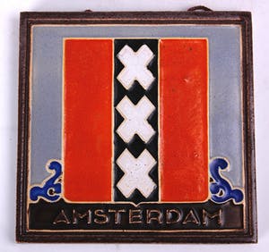 Faience- en Tegelfabriek Westraven - voorstellende wapen van Amsterdam - 1930's kopen? Bied vanaf 9!
