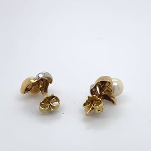 18kt gouden oorsteker+diamant+parel, 2,44 gr kopen? Bied vanaf 90!