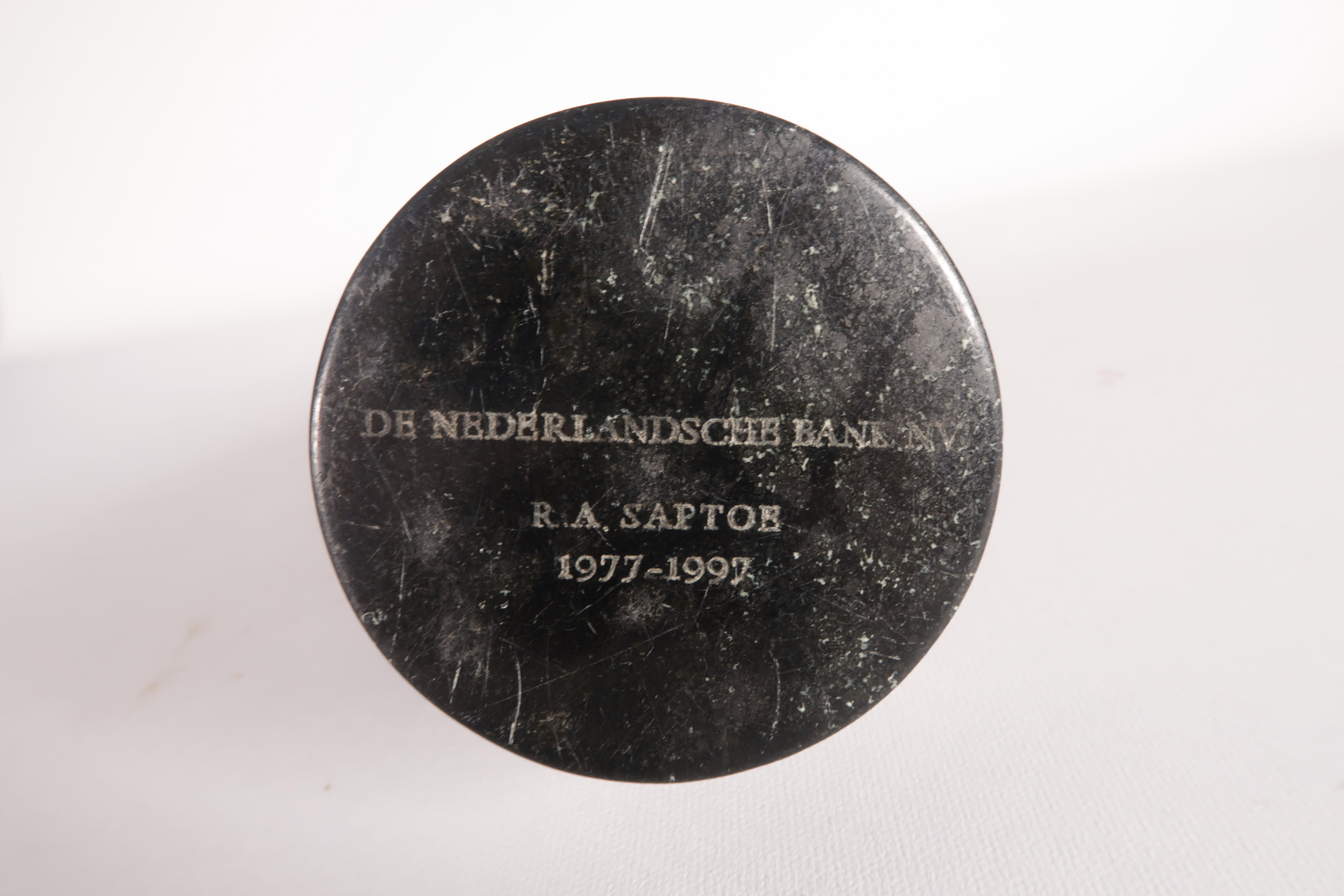 Eric Claus - Bronzen beeld op marmeren sokkel, De toernooiridder kopen? Bied vanaf 520!