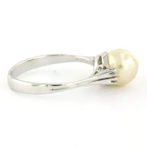 18k wit gouden ring bezet met parel en single cut geslepen diamant tot. 0.02ct kopen? Bied vanaf 240!