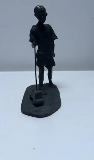 Corry Ammerlaan - Bronzen sculptuur | Spelend kind kopen? Bied vanaf 20!