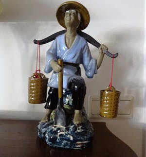 Niet of onleesbaar gesigneerd - Chinese man met werktuig kopen? Bied vanaf 1!