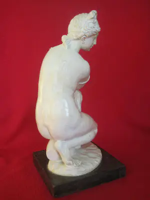 Amilcare Santini - Hurkende Venus. kopen? Bied vanaf 35!