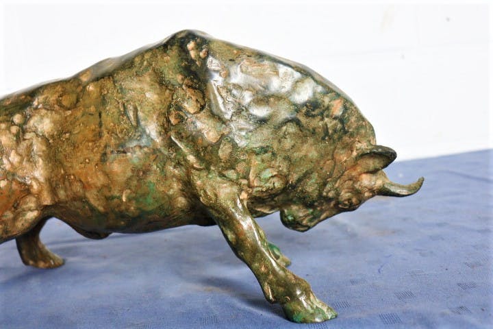 Pierre Chenet - vol bronzen aanvallende stier kopen? Bied vanaf 350!