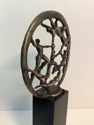Corry Ammerlaan - Sculptuur “ Samenwerking door beweging “ kopen? Bied vanaf 1!