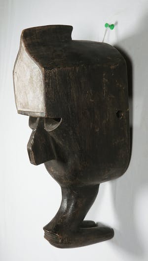 Kwele - Houten handmasker met wit gepigmenteerd puntvormig hoofd kopen? Bied vanaf 1!