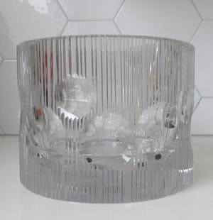 Niet of onleesbaar gesigneerd - XL Space Age dikwandige lens geslepen kristallen vaas of planter kopen? Bied vanaf 1!