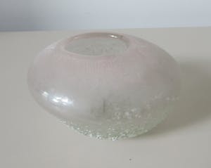 Niet of onleesbaar gesigneerd - Studio glazen vaasje kopen? Bied vanaf 1!