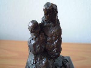Niet of onleesbaar gesigneerd - Prachtig bronzen beeldje - moeder met kind. kopen? Bied vanaf 10!