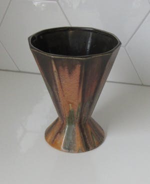 Faience de Thulin - Art deco achthoekige vaas model 254 met prachtig stroomglazuur kopen? Bied vanaf 30!