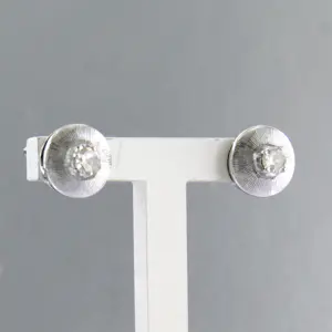 BWG witte oorknoppen bezet met single cut geslepen diamant totaal circa 0.15ct kaufen? Bieten Sie von 210!