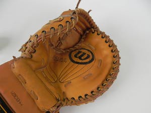 Curiosa - Vintage Wilson linkerhand dubbele lederen ijshockey keeper blocker kopen? Bied vanaf 1!