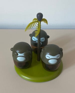Alessi - Condimenten set eiland met drie aapjes - Stefano Giovannoni + Rumiko Takeda kopen? Bied vanaf 1!