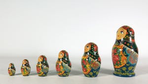 Niet of onleesbaar gesigneerd - Aardewerk en hout, Lot van Marokkaanse schaal en matroesjka's kopen? Bied vanaf 1!