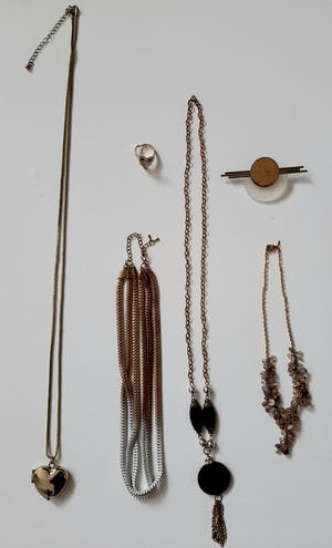 Curiosa - Vintage sieraden - 6 stuk kopen? Bied vanaf 1!