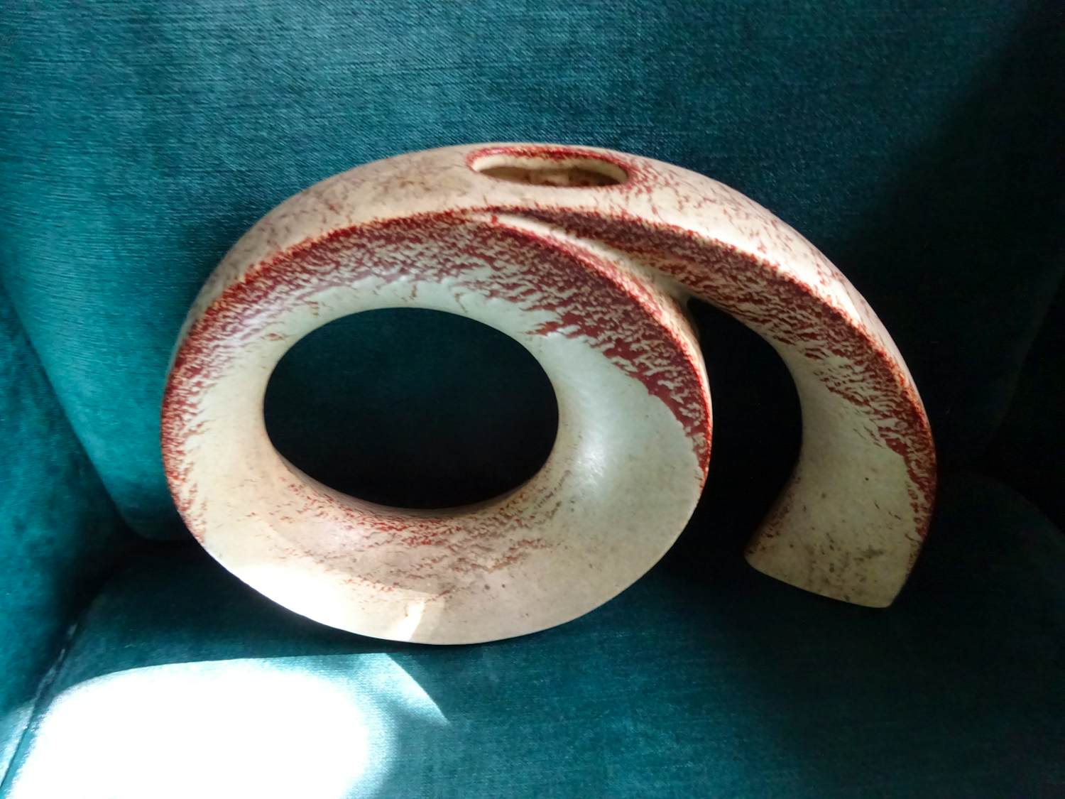 Bertoncello - vaas met bijzondere vorm en Screziato Tabacco glazuur verkocht voor € 85!