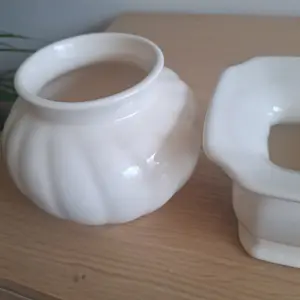 Plateelbakkerij Zenith - Twee bizare kleine vazen kopen? Bied vanaf 40!