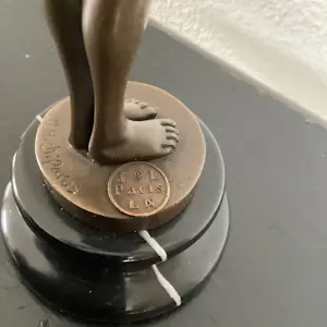 Demetre Haralamb Chiparus - Het verdrietige meisje kopen? Bied vanaf 120!