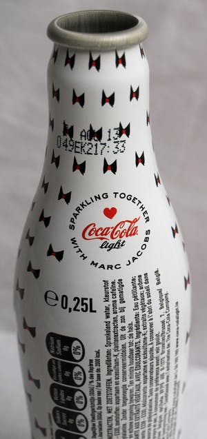 Marc Jacobs - Flesje van blik , Coca Cola – 2013 – Limited edition kopen? Bied vanaf 1!