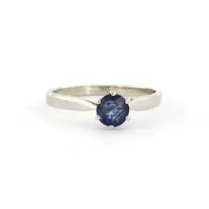 Acheter14k witgouden ring bezet met saffier tot. 0.95ct - ringmaat 17,25(54)? Enchérissez de 225!