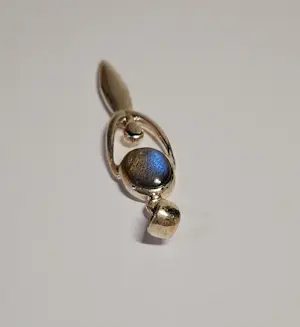 Zilveren Godin van de Aarde, Gaia hanger met Labradoriet edelsteen kopen? Bied vanaf 45!