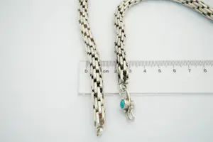 76 - Z1 zilveren collier met in de sluiting een turkoois cabuchon steentje kopen? Bied vanaf 110!