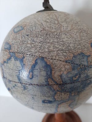 Niet of onleesbaar gesigneerd - Globe-Wereldbol kopen? Bied vanaf 1!