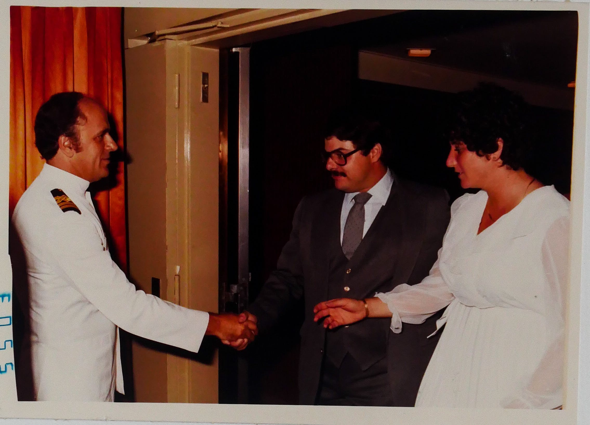 Jan Henderikse - The Handshaking Captain kopen? Bied vanaf 1!