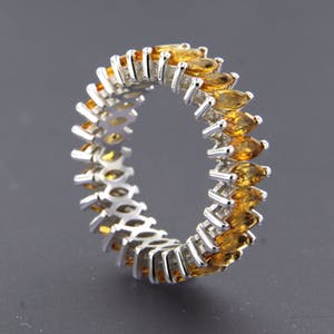 18K Goud - witgouden ring bezet met markies vorm geslepen citrien, ringmaat 17.25 (54) kopen? Bied vanaf 550!