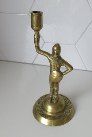 Curiosa - Oude koperen kandelaar staande ridder kopen? Bied vanaf 1!