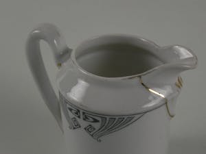 Niet of onleesbaar gesigneerd - Art Deco kannetje en asbak kopen? Bied vanaf 1!