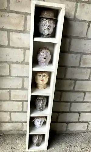 Dick Hageman - Uniek werk keramiek - 6 beelden - " De Buren " in bijbehorende kast / frame verkauft für € 150!