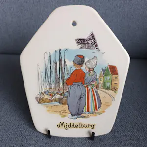 Plateelbakkerij Flora - Keramieken tegeltje uit de jaren 1950/1960 kopen? Bied vanaf 20!