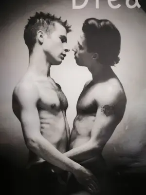 Erwin Olaf - Twee mannen. Poster Introdans. EENMALIGE AANBIEDING kopen? Bied vanaf 79!