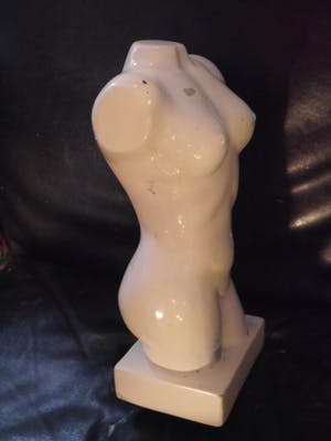 Niet of onleesbaar gesigneerd - torso vrouw kopen? Bied vanaf 10!