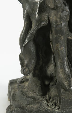 Almut Heer - Intrigerende groot bronzen beeld van een staande vrouw kopen? Bied vanaf 350!