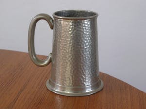 Curiosa - Hand gehamerde Engelse tinnen bierkruik - London Pride Pewter kopen? Bied vanaf 1!