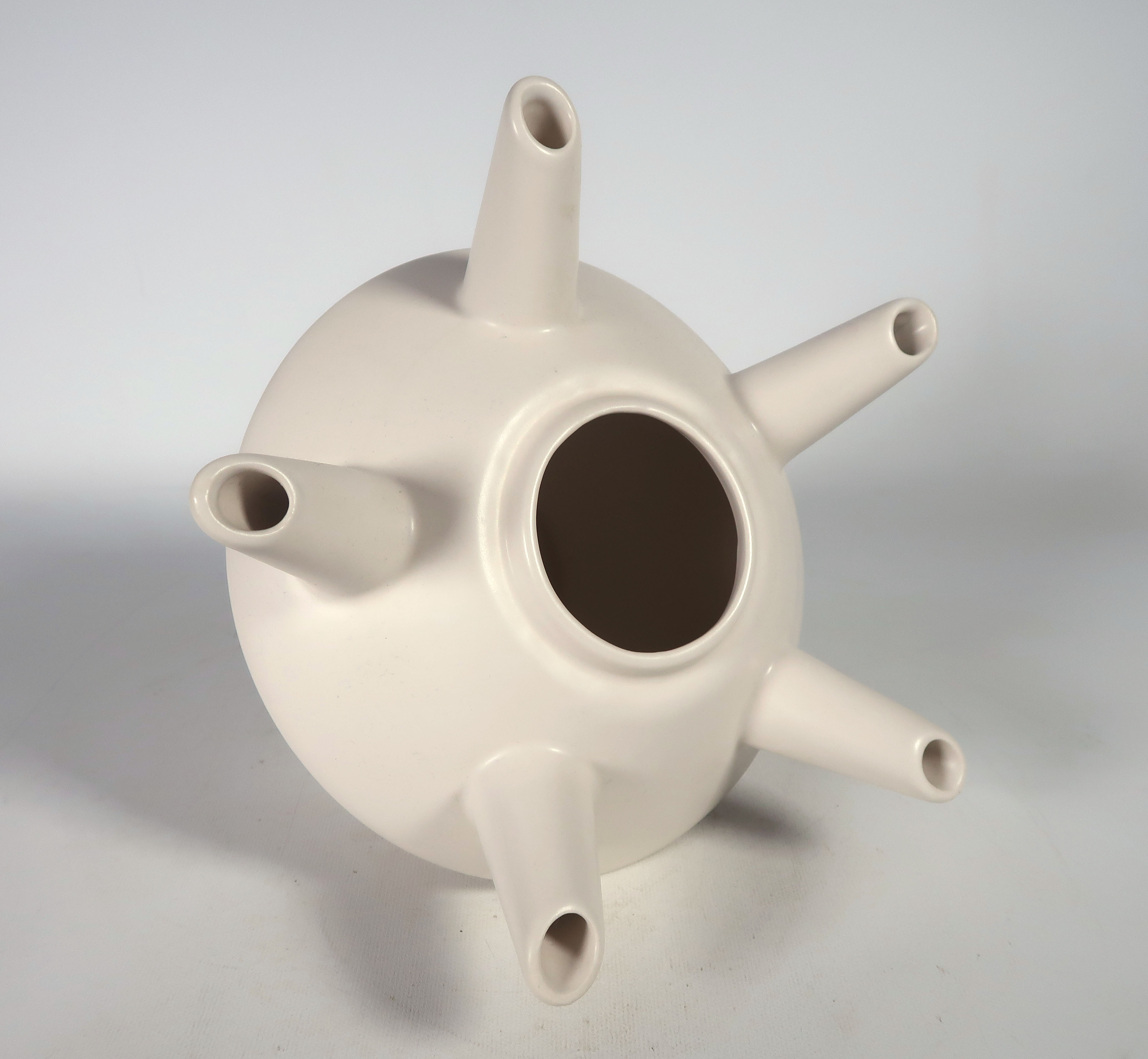 Niet of onleesbaar gesigneerd - Aardewerk, Tweedelige tulpenvaas kopen? Bied vanaf 1!