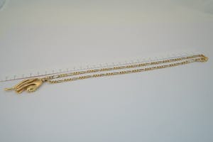 2520- 18 Krt - gouden figaro collier - grote panterhanger - handboei-sluiting!! kopen? Bied vanaf 1730!