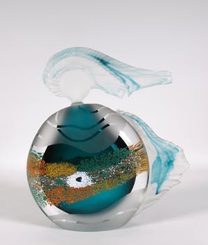 Régis & Gisèle Fievet - Lot van twee glasobjecten in de vorm van vissen kopen? Bied vanaf 200!