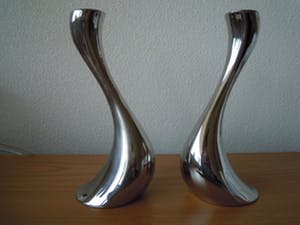 Georg Jensen - 2 Cobra kandelaars - ontwerp Constantin Wortmann. kopen? Bied vanaf 45!