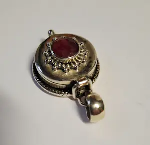 Nieuwe hanger facet geslepen Robijn edelsteen medaillon kopen? Bied vanaf 65!