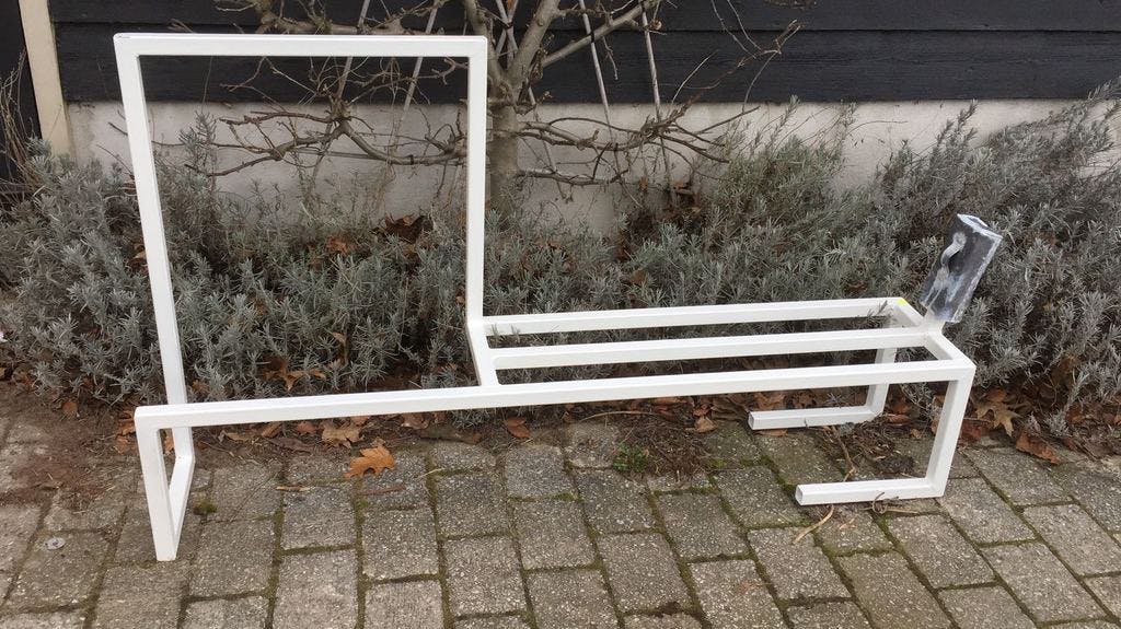 Niet of onleesbaar gesigneerd - Cortenstaal tuinbank kopen? Bied vanaf 1!