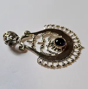 Unieke design Zilveren hanger met ronde Amethist. kopen? Bied vanaf 65!